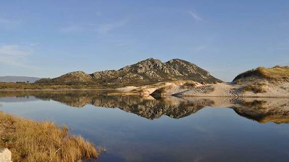 Monte y Laguna de Louro